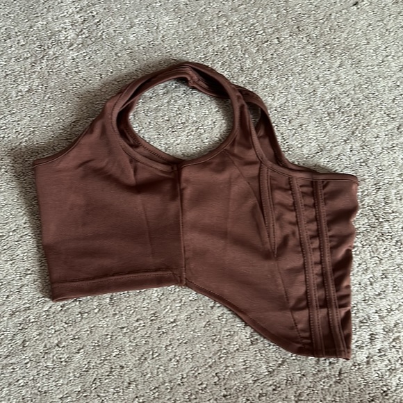 Brown crop top, good shape never been worn. Not stretchy, V belly. - Picture 4 of 10